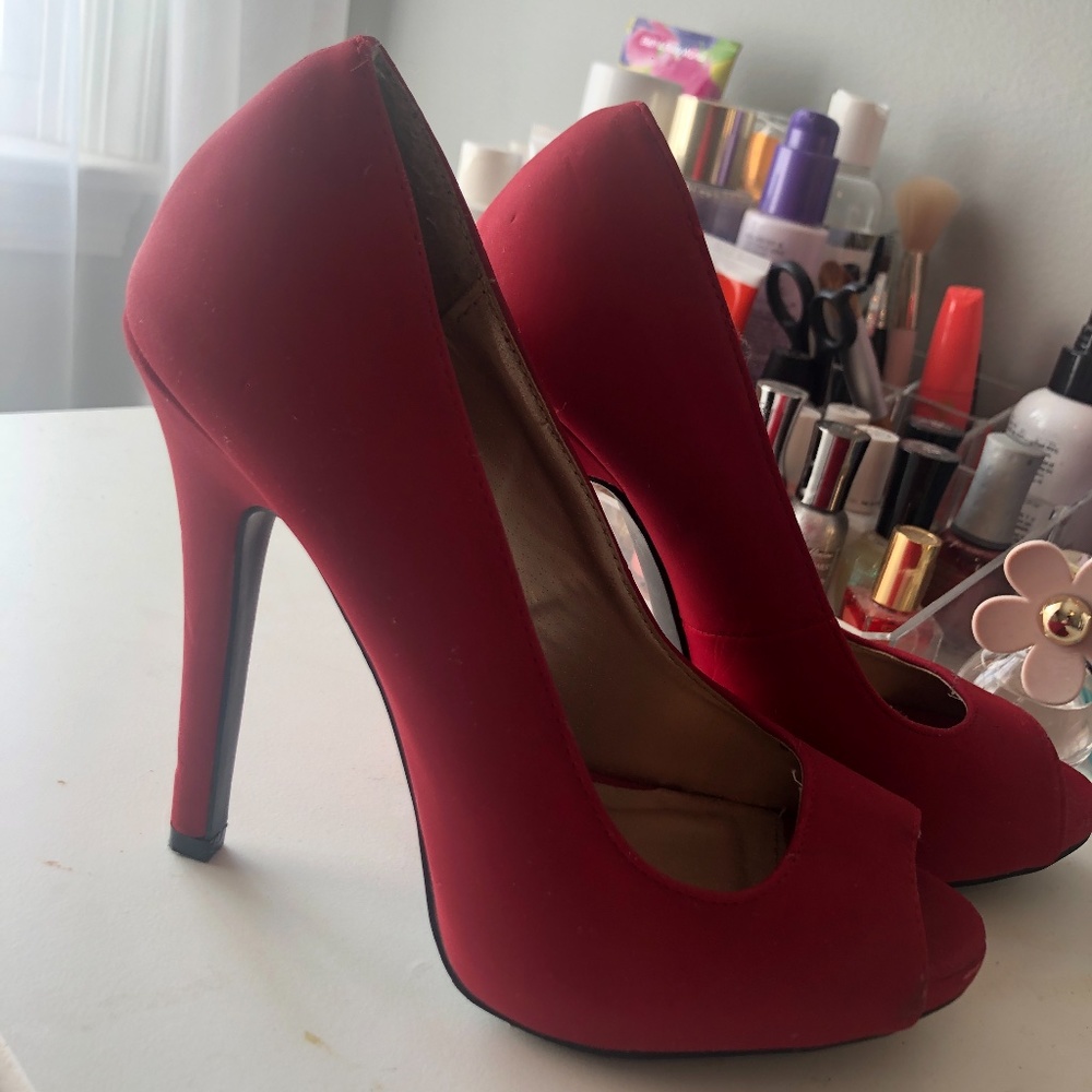 Red High Heels - Picture 2 of 2
